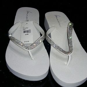 White platform sandal